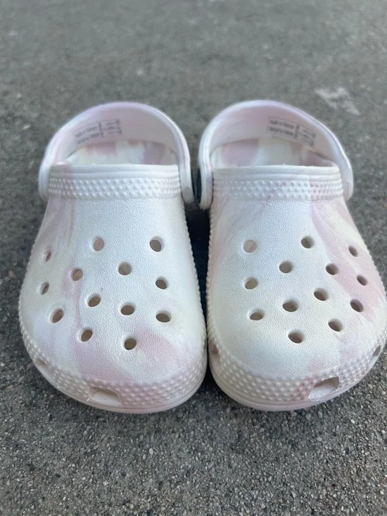 CROCS Toddler Classic Pink/White Marbled Iridescent Clogs C7 - Picture 1 of 4